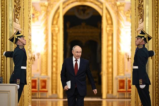 Russia Putin State Duma 9212565 27.07.2026 Russian President Vladimir Putin speaks arrives for a meeting with members of the State Duma, the lower house of parliament, of the eighth convocation at the Kremlin in Moscow, Russia. Sergey Bobylev Sputnik Moscow Russia  Copyright: xSergeyxBobylevx