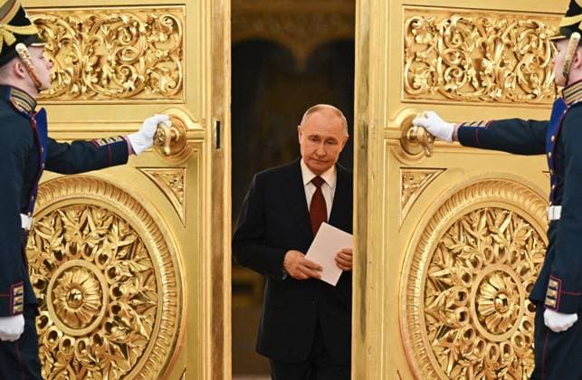 Russia Putin State Duma 9212567 27.07.2026 Russian President Vladimir Putin arrives for a meeting with members of the State Duma, the lower house of parliament, of the eighth convocation at the Kremlin in Moscow, Russia. Sergey Bobylev Sputnik Moscow Russia  Copyright: xSergeyxBobylevx