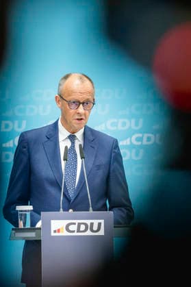 Friedrich Merz, Bundeskanzler und Parteivorsitzender der CDU, spricht zu den Medien in Berlin, 27.07.2026. Berlin Deutschland *** Friedrich Merz, Federal Chancellor and CDU Party Chairman, speaks to the media in Berlin, July 27, 2026, Berlin, Germany Copyright: xJulianexSonntagx