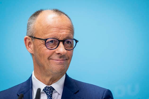 Friedrich Merz, Bundeskanzler und Parteivorsitzender der CDU, spricht zu den Medien in Berlin, 27.07.2026. Berlin Deutschland *** Friedrich Merz, Federal Chancellor and CDU Party Chairman, speaks to the media in Berlin, July 27, 2026, Berlin, Germany Copyright: xJulianexSonntagx
