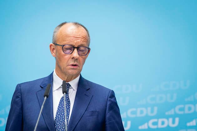 Friedrich Merz, Bundeskanzler und Parteivorsitzender der CDU, spricht zu den Medien in Berlin, 27.07.2026. Berlin Deutschland *** Friedrich Merz, Federal Chancellor and CDU Party Chairman, speaks to the media in Berlin, July 27, 2026, Berlin, Germany Copyright: xJulianexSonntagx