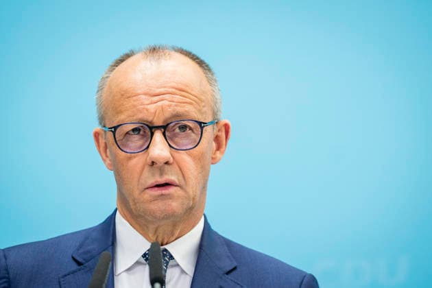 Friedrich Merz, Bundeskanzler und Parteivorsitzender der CDU, spricht zu den Medien in Berlin, 27.07.2026. Berlin Deutschland *** Friedrich Merz, Federal Chancellor and CDU Party Chairman, speaks to the media in Berlin, July 27, 2026, Berlin, Germany Copyright: xJulianexSonntagx