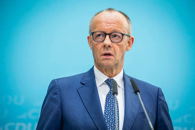 Friedrich Merz, Bundeskanzler und Parteivorsitzender der CDU, spricht zu den Medien in Berlin, 27.07.2026. Berlin Deutschland *** Friedrich Merz, Federal Chancellor and CDU Party Chairman, speaks to the media in Berlin, July 27, 2026, Berlin, Germany Copyright: xJulianexSonntagx