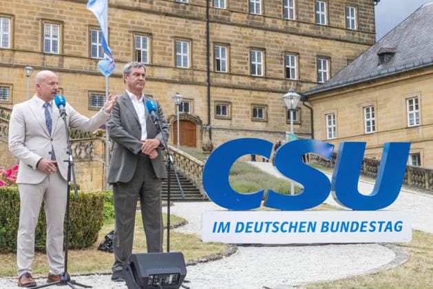 CSU-Sommerklausur: Auftakt mit Markus Söder und Alexander Hoffmann Kloster Banz, Bayern, Deutschland, 27.07.2026: Markus Söder, Ministerpräsident des Freistaates Bayern und CSU-Vorsitzender, sowie Alexander Hoffmann, Vorsitzender der CSU im Bundestag, beim Auftakt der Sommerklausur der CSU-Landesgruppe. Im Mittelpunkt stehen politische Beratungen sowie die Vorstellung aktueller Schwerpunkte der CSU. Neubanz Deutschland *** CSU Summer Retreat Kicks Off with Markus Söder and Alexander Hoffmann at Banz Abbey, Bavaria, Germany, July 27, 2026 Markus Söder, Minister-President of the Free State of Bavaria and CSU Chairman, along with Alexander Hoffmann, Chairman of the CSU in the Bundestag, at the opening of the CSU State Group’s summer retre