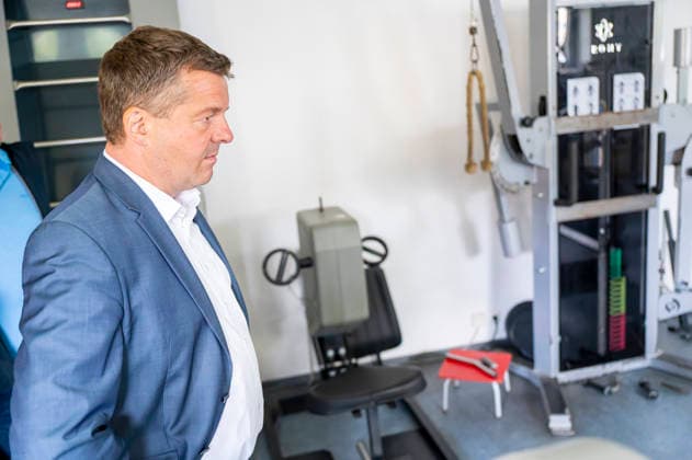 Sven Schulze besucht Feuerwehr EUR, Deutschland, Dessau, 27.07.2026: Sven Schulze (CDU) Ministerpräsident von Sachsen-Anhalt besucht einen Einsatztag der Berufsfeuerwehr Dessau-Roßlau. *** Sven Schulze Visits Fire Department EUR, Germany, Dessau, July 27, 2026 Sven Schulze, CDU Minister-President of Saxony-Anhalt, visits the Dessau-Roßlau Professional Fire Department during a day of operations
