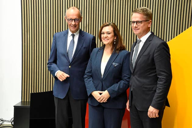Friedrich Merz, Franziska Hoppermann und Carsten Linnemann bei einer Pressekonferenz zu aktuellen Themen im Konrad-Adenauer-Haus. Berlin, 27.07.2026 *** Friedrich Merz, Franziska Hoppermann, and Carsten Linnemann at a press conference on current issues at the Konrad Adenauer House in Berlin, July 27, 2026 Foto:xF.xKernx xFuturexImagex pk_cdu_6703