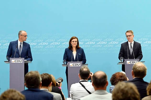 Friedrich Merz, Franziska Hoppermann und Carsten Linnemann bei einer Pressekonferenz zu aktuellen Themen im Konrad-Adenauer-Haus. Berlin, 27.07.2026 *** Friedrich Merz, Franziska Hoppermann, and Carsten Linnemann at a press conference on current issues at the Konrad Adenauer House in Berlin, July 27, 2026 Foto:xF.xKernx xFuturexImagex pk_cdu_6720