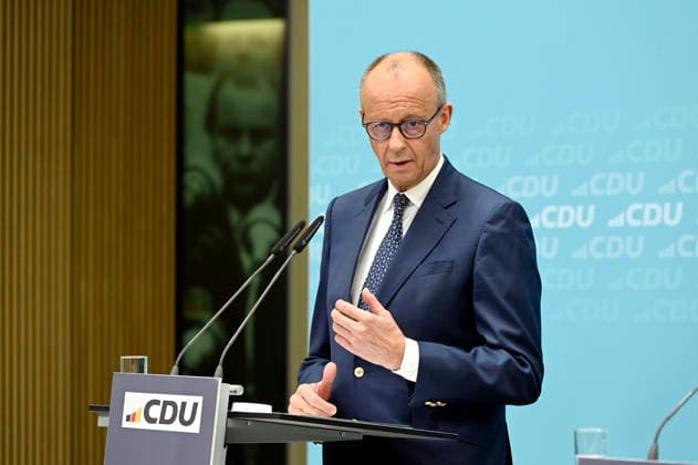 Friedrich Merz bei einer Pressekonferenz zu aktuellen Themen im Konrad-Adenauer-Haus. Berlin, 27.07.2026 *** Friedrich Merz at a press conference on current issues at the Konrad Adenauer House in Berlin, July 27, 2026 Foto:xF.xKernx xFuturexImagex pk_cdu_6730