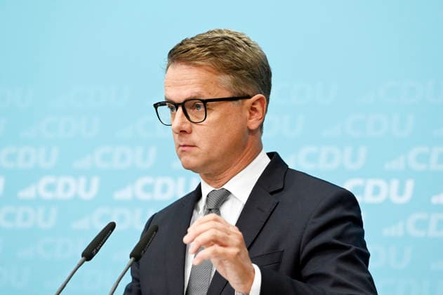 Carsten Linnemann bei einer Pressekonferenz zu aktuellen Themen im Konrad-Adenauer-Haus. Berlin, 27.07.2026 *** Carsten Linnemann at a press conference on current issues at the Konrad Adenauer House in Berlin, July 27, 2026 Foto:xF.xKernx xFuturexImagex pk_cdu_6732