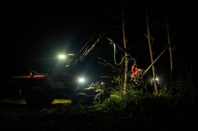 Images of firefighters and rescue workers battling the fires ravaging the Gironde overnight, July 27, 2026 SDIS33 Julien Soulard Amael Dubiez Bestimage Images of firefighters and rescue workers battling the fires ravaging the Gironde overnight on July 27, 2026 France  Copyright: xSDIS33 JulienxSoulard-AmaelxDubiez BestimagexSDIS33 JulienxSoulard-AmaelxDubiez Bestimagex