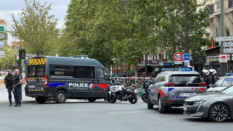 Paris Knife Attack - Man arrested after stabbing 3 women - Paris A man has been arrested after stabbing three women near Porte de Clichy in Paris, France on July 27, 2026. One victim is in critical condition. Photo by Christophe Geyres ABACAPRESS.COM Paris France  Copyright: xGeyresxChristophe ABACAx