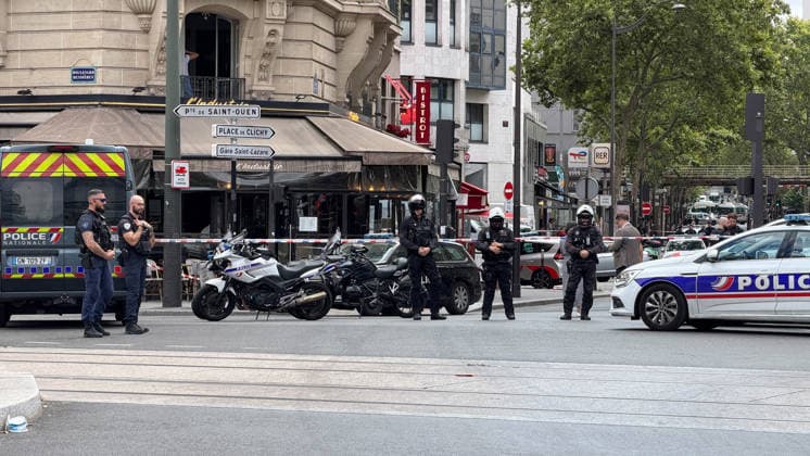Paris Knife Attack - Man arrested after stabbing 3 women - Paris A man has been arrested after stabbing three women near Porte de Clichy in Paris, France on July 27, 2026. One victim is in critical condition. Photo by Christophe Geyres ABACAPRESS.COM Paris France  Copyright: xGeyresxChristophe ABACAx