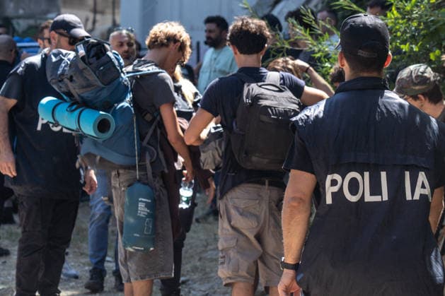 July 27, 2026, Turin, To, Italy: Police checks at the end of the No Tav Alta FelicitoÂ¡ festival. Venaus, 27 07 2026. Turin Italy  - ZUMAa289 20260727_zia_a289_039 Copyright: xSelenexDanielex xAgfx