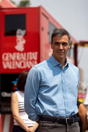 Sánchez Visits the Forward Command Post in Vall d Uixó, Castellón Prime Minister Pedro Sánchez visits the Forward Command Post in Vall d Uixó on July 27, 2026, in Vall d’Uixó, Castellón, Valencian Community, Spain. During his visit, Sánchez met with the heads of the emergency and coordination teams working in the areas affected by the fire. JULY 27, 2026 Carme Ripollé Vall d’Uixó, Castellón, Valencian Community Vall d’Uixó, Castellón, Valencian Community Spain  Copyright: xCarmexRipollÃ sx 7689809