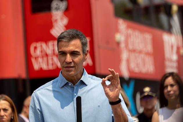 Sánchez Visits the Forward Command Post in Vall d Uixó, Castellón Prime Minister Pedro Sánchez visits the Forward Command Post in Vall d Uixó on July 27, 2026, in Vall d’Uixó, Castellón, Valencian Community, Spain. During his visit, Sánchez met with the heads of the emergency and coordination teams working in the areas affected by the fire. JULY 27, 2026 Carme Ripollé Vall d’Uixó, Castellón, Valencian Community Vall d’Uixó, Castellón, Valencian Community Spain  Copyright: xCarmexRipollÃ sx 7689817