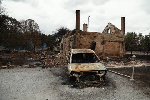 Gironde wildfire in southwestern France GIRONDE, FRANCE - JULY 27: Damaged vehicles are seen after a massive wildfire in the Gironde department of southwestern France on July 27, 2026. Burned vehicles, damaged buildings, destroyed roads, and charred trees are seen across areas affected by the blaze. The wildfire caused widespread destruction as firefighters continued efforts to contain the flames. Authorities said the spread of the flames has been halted, but the wildfire remains active under difficult conditions. Mohamad Salaheldin Abdelghani Alsayed Anadolu Gironde France. Editorial use only. Please get in touch for any other usage.  Copyright: x2026xAnadoluxMohamadxSalaheldinxAbdelghanixAlsayedx