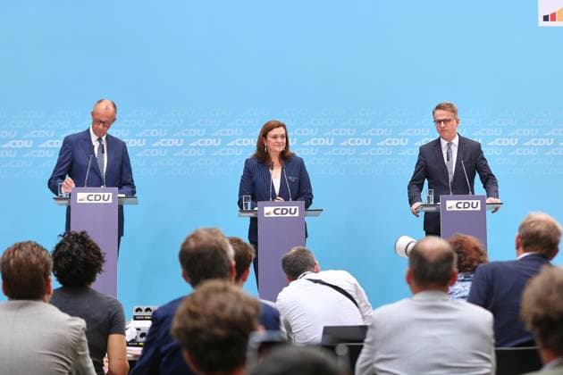 Berlin, Deutschland, 27.07.2026: Konrad-Adenauer-Haus: CDU-Bundesvorstandssitzung: CDU-Chef und Bundeskanzler Friedrich Merz, Franziska Hoppermann und Carsten Linnemann auf einer Pressekonferenz nach einer Gremiensitzung. *** Berlin, Germany, July 27, 2026 Konrad Adenauer House CDU Federal Executive Committee Meeting CDU Chairman and Federal Chancellor Friedrich Merz, Franziska Hoppermann, and Carsten Linnemann at a press conference following a committee meeting Copyright: xdtsxNachrichtenagenturx dts_128665