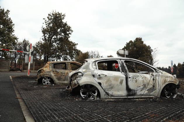 Gironde wildfire in southwestern France GIRONDE, FRANCE - JULY 27: Damaged vehicles are seen after a massive wildfire in the Gironde department of southwestern France on July 27, 2026. Burned vehicles, damaged buildings, destroyed roads, and charred trees are seen across areas affected by the blaze. The wildfire caused widespread destruction as firefighters continued efforts to contain the flames. Authorities said the spread of the flames has been halted, but the wildfire remains active under difficult conditions. Mohamad Salaheldin Abdelghani Alsayed Anadolu Gironde France. Editorial use only. Please get in touch for any other usage.  Copyright: x2026xAnadoluxMohamadxSalaheldinxAbdelghanixAlsayedx