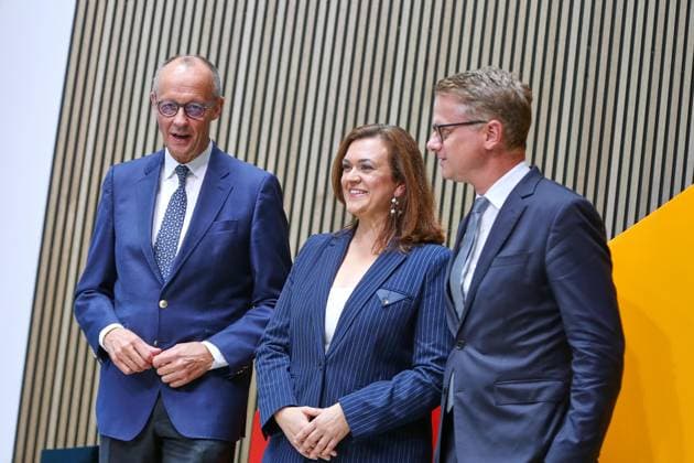 Berlin, Deutschland, 27.07.2026: Konrad-Adenauer-Haus: CDU-Bundesvorstandssitzung: CDU-Chef und Bundeskanzler Friedrich Merz, Franziska Hoppermann und Carsten Linnemann auf einer Pressekonferenz nach einer Gremiensitzung. *** Berlin, Germany, July 27, 2026 Konrad Adenauer House CDU Federal Executive Committee Meeting CDU Chairman and Federal Chancellor Friedrich Merz, Franziska Hoppermann, and Carsten Linnemann at a press conference following a committee meeting Copyright: xdtsxNachrichtenagenturx dts_128667