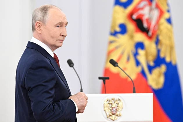 Russia Putin State Duma 9212657 27.07.2026 Russian President Vladimir Putin attends a meeting with members of the State Duma, the lower house of parliament, of the eighth convocation at the Kremlin in Moscow, Russia. Sergey Bobylev Sputnik Moscow Russia  Copyright: xSergeyxBobylevx