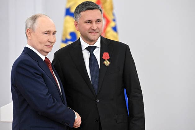 Russia Putin State Duma 9212658 27.07.2026 Russian President Vladimir Putin presents Chairman of the State Duma Committee on Ecology, Natural Resources and Environment Protection Dmitry Kobylkin with the Order For Merit to the Fatherland , 4th Class, during a meeting with members of the State Duma, the lower house of parliament, of the eighth convocation at the Kremlin in Moscow, Russia. Sergey Bobylev Sputnik Moscow Russia  Copyright: xSergeyxBobylevx