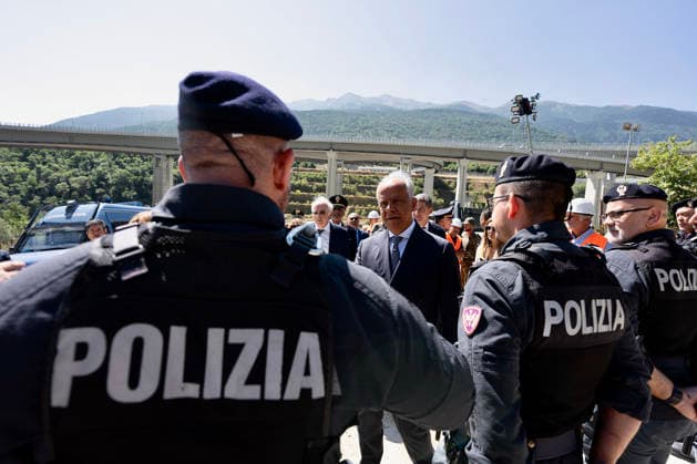 July 27, 2026, Chiomonte, Turin, Rome, Italy: Prime Minister Giorgia Meloni and Interior Minister Matteo Piantedosi visit the high-speed rail construction site in Val di Susa, following clashes between protesters and law enforcement officers on July 25, Chiomonte, 27 07 2026 Chiomonte, Turin Italy  - ZUMAa289 20260727_zia_a289_053 Copyright: xUfficioxStampax
