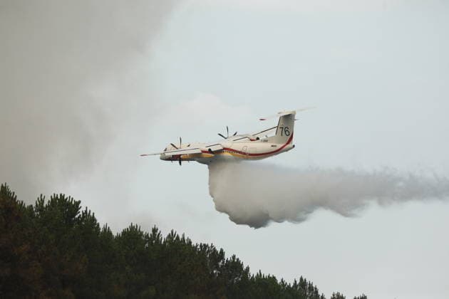 Massive wildfire burns 42,000 hectares in Gironde, southwestern France GIRONDE, FRANCE - JULY 27: A massive wildfire struck the Gironde department of southwestern France on July 27, 2026. As firefighters continued efforts to contain the flames, the wildfire caused widespread destruction across affected areas, where burned vehicles, damaged buildings, destroyed roads, and charred trees were visible. The blaze, which started in the Saumos area on Wednesday, has burned around 42,000 hectares, according to Gironde authorities. More than 220,000 people were evacuated as a precaution, while around 240 homes were fully or partially damaged. Around 2,500 firefighters, 1,500 soldiers and 1,200 security personnel are involved in the response as crews  Copyright: x2026xAnadoluxMohamadxSalaheldinxAbdelghanixAlsayedx