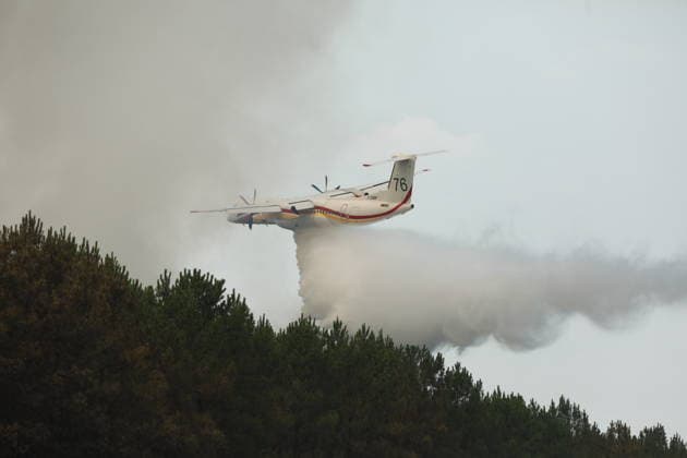 Massive wildfire burns 42,000 hectares in Gironde, southwestern France GIRONDE, FRANCE - JULY 27: A massive wildfire struck the Gironde department of southwestern France on July 27, 2026. As firefighters continued efforts to contain the flames, the wildfire caused widespread destruction across affected areas, where burned vehicles, damaged buildings, destroyed roads, and charred trees were visible. The blaze, which started in the Saumos area on Wednesday, has burned around 42,000 hectares, according to Gironde authorities. More than 220,000 people were evacuated as a precaution, while around 240 homes were fully or partially damaged. Around 2,500 firefighters, 1,500 soldiers and 1,200 security personnel are involved in the response as crews  Copyright: x2026xAnadoluxMohamadxSalaheldinxAbdelghanixAlsayedx