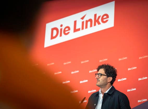 Luigi Pantisano, Vorsitzender der Partei Die Linke, aufgenommen im Rahmen einer Pressekonferenz in Berlin, 27.07.2026 Berlin Deutschland *** Luigi Pantisano, chairman of the party Die Linke, photographed during a press conference in Berlin on July 27, 2026, Berlin, Germany Copyright: xYonaxElsnerx