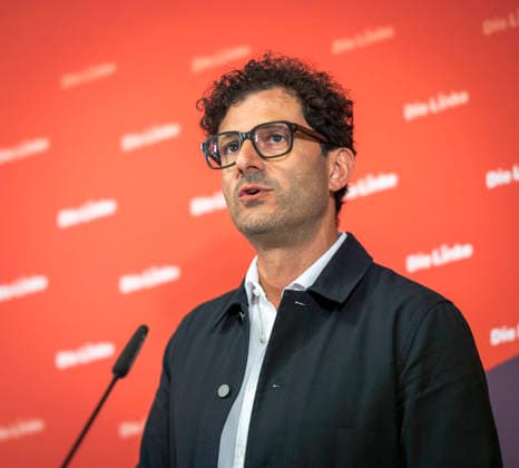 Luigi Pantisano, Vorsitzender der Partei Die Linke, aufgenommen im Rahmen einer Pressekonferenz in Berlin, 27.07.2026 Berlin Deutschland *** Luigi Pantisano, chairman of the party Die Linke, photographed during a press conference in Berlin on July 27, 2026, Berlin, Germany Copyright: xYonaxElsnerx