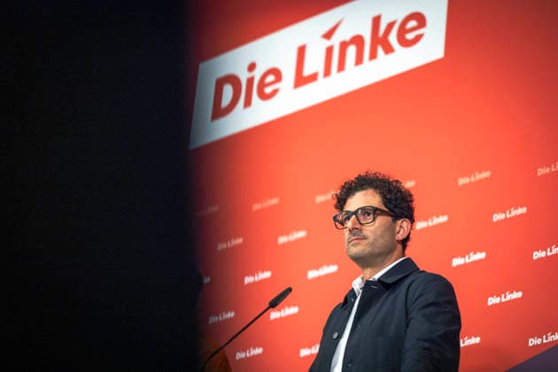 Luigi Pantisano, Vorsitzender der Partei Die Linke, aufgenommen im Rahmen einer Pressekonferenz in Berlin, 27.07.2026 Berlin Deutschland *** Luigi Pantisano, chairman of the party Die Linke, photographed during a press conference in Berlin on July 27, 2026, Berlin, Germany Copyright: xYonaxElsnerx