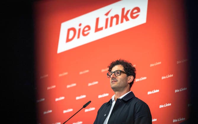 Luigi Pantisano, Vorsitzender der Partei Die Linke, aufgenommen im Rahmen einer Pressekonferenz in Berlin, 27.07.2026 Berlin Deutschland *** Luigi Pantisano, chairman of the party Die Linke, photographed during a press conference in Berlin on July 27, 2026, Berlin, Germany Copyright: xYonaxElsnerx