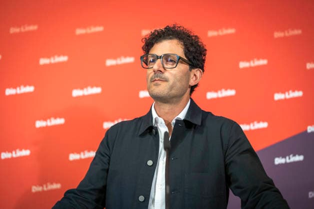 Luigi Pantisano, Vorsitzender der Partei Die Linke, aufgenommen im Rahmen einer Pressekonferenz in Berlin, 27.07.2026 Berlin Deutschland *** Luigi Pantisano, chairman of the party Die Linke, photographed during a press conference in Berlin on July 27, 2026, Berlin, Germany Copyright: xYonaxElsnerx