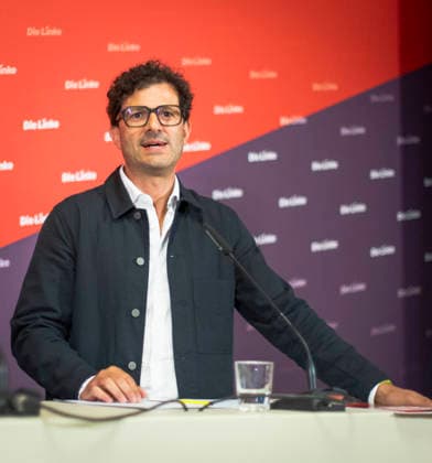 Luigi Pantisano, Vorsitzender der Partei Die Linke, aufgenommen im Rahmen einer Pressekonferenz in Berlin, 27.07.2026 Berlin Deutschland *** Luigi Pantisano, chairman of the party Die Linke, photographed during a press conference in Berlin on July 27, 2026, Berlin, Germany Copyright: xYonaxElsnerx