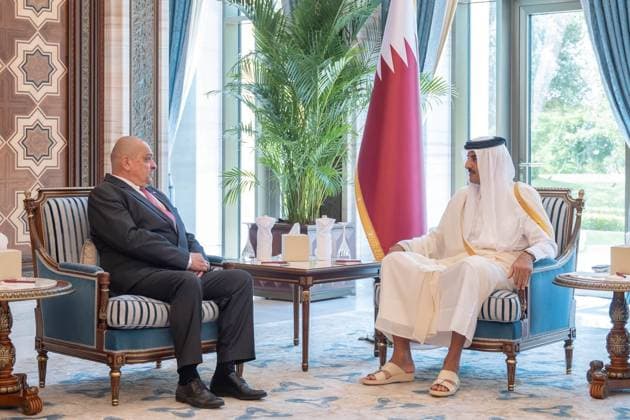 Qatar emir honors outgoing Hungarian ambassador at Lusail Palace Qatar’s Emir Sheikh Tamim bin Hamad Al Thani receives Hungarian Ambassador Ferenc Korom and presents him with the Al Wajbah Medal during a meeting at Lusail Palace in Doha, Qatar, on July 27, 2026. The meeting was held on the occasion of the ambassador’s completion of his tenure in the country. Photo by Emiri Diwan Office apaimages Doha Doha Qatar 270726_Qatar_QPO_00(1) Copyright: xapaimagesxEmirixDiwanxOfficex xapaimagesx