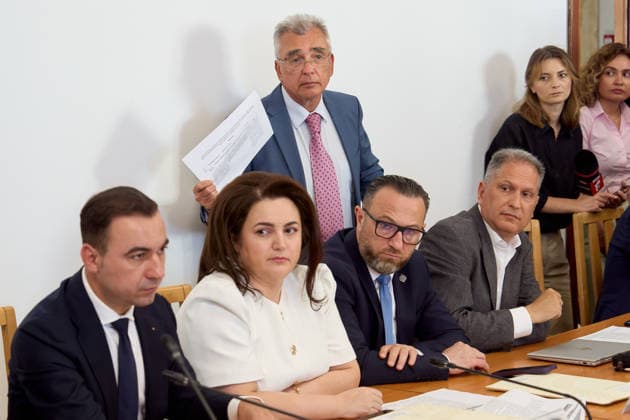 Senate Economic Committee meeting, at the Romanian Parliament, Bucharest, Romania Bucharest, Romania. 27th Jul, 2026: Petrisor Peiu (C-top), senator for the Alliance for the Union of Romanians (AUR), attends the Senate Economic Committee meeting, at the Romanian Parliament. The committee approved the proposal to delay the increase of the VAT on home purchases until Oct. 1. Bucharest Romania Copyright: xLucianxAlecux