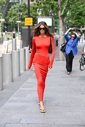 Kaia Gerber stuns wearing an eyecatching red maxi dress in New York City Featuring: Kaia Gerber Where: New York City, New York, United States When: 27 Jul 2026 Credit: Elder Ordonez INSTARimages EDITORIAL USE ONLY. NOT FOR USE BY NEWSPAPERS BASED IN THE UK. Copyright: xx instar55880679
