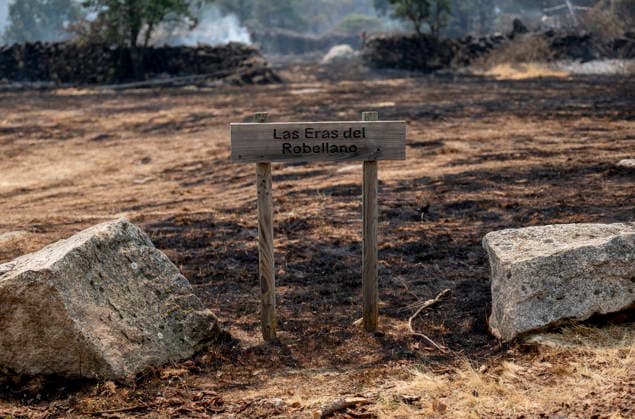 The fire in Ávila is now the largest in Spain’s history, having burned 55,000 hectares. Areas burned by the wildfire, as of July 27, 2026, in Casillas, Ávila, Castile and León, Spain. The Burgohondo forest fire in Ávila has burned 55,000 hectares, making it the largest fire on record in Spain. Currently, firefighting efforts are focused on two active zones of concern to firefighters: the Mijares Pass and the area surrounding the town of Casillas. JULY 27, 2026 Ávila, Castile and León, Spain  Copyright: xAlbertoxOrtegax 7690057
