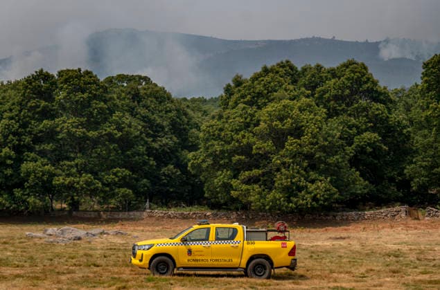 The fire in Ávila is now the largest in Spain’s history, having burned 55,000 hectares. View of the wildfire on July 27, 2026, in Casillas, Ávila, Castile and León, Spain. The Burgohondo forest fire in Ávila has burned 55,000 hectares, making it the largest fire ever recorded in Spain. Currently, firefighting efforts are focused on two active zones of concern to crews: the Mijares Pass and the area surrounding the municipality of Casillas. JULY 27, 2026 Ávila, Castile and León Ávila, Castile and León, Spain  Copyright: xAlbertoxOrtegax 7690062