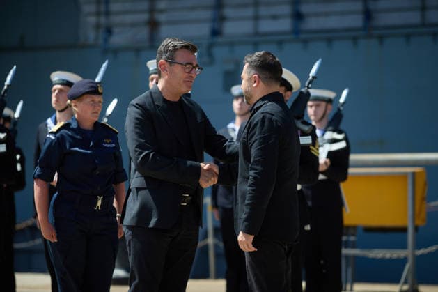 Ukrainian President Volodymyr Zelenskyy meets with new UK Prime Minister Andy Burnham at Portsmouth Naval Base, in Portsmouth, England, on Monday, July 27, 2026, where they toured the Royal Navy aircraft carrier HMS Queen Elizabeth. Photo via Ukrainian Presidential Press Office  WAX2026072704 UKRAINIANxPRESIDENTIALxPRESSxOFFICE