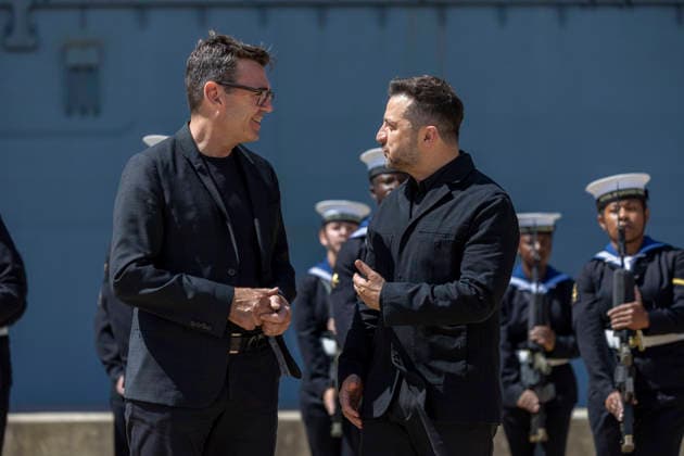 . 27 07 2026. Portsmouth, United Kingdom. UK Prime Minister Andy Burnham with the President of Ukraine, Volodymyr Zelenskyy, during a visit to the HMS Queen Elizabeth aircraft carrier at Portsmouth Naval Base, United Kingdom.  xPoolx xi-Imagesx IIM-26922-0009