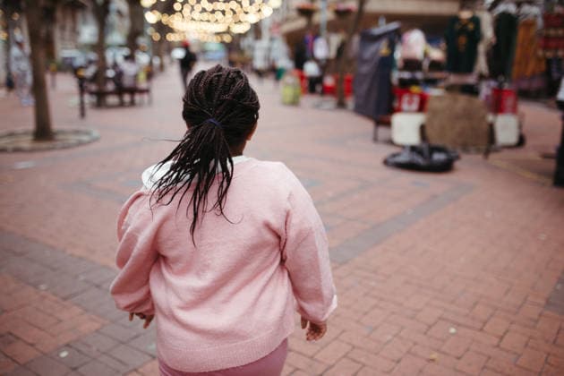 Young Girl Exploring St Georges Mall in Cape Town City Centre Cape Town, Western Cape, South Africa R_YNJN260722B-2085086-01 ,model released, Symbolfoto ,property released