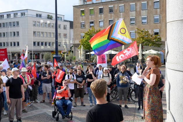 27.07.2026,Pressetermin, Demoaufruf Es reicht Friedensplatz Dortmund Kathie Gebel, MdB Die Linke, bei ihrem Grußwort Dortmund Friedensplatz Dortmund NRW Deutschland *** July 27, 2026, Press Event, Call for a Demonstration: Enough Is Enough at Friedensplatz, Dortmund—Kathie Gebel, Member of the Bundestag (The Left), delivering her opening remarks at Friedensplatz, Dortmund, North Rhine-Westphalia, Germany