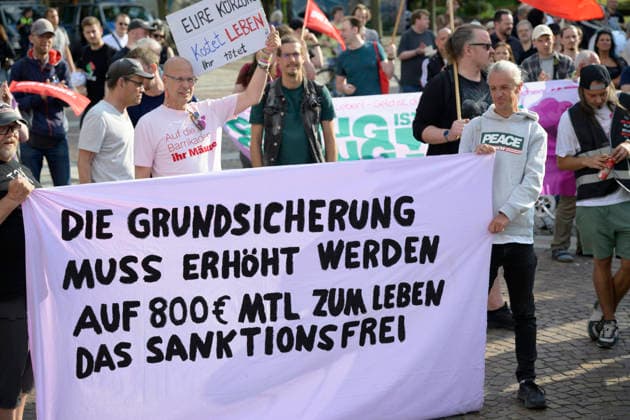 27.07.2026,Pressetermin, Demoaufruf Es reicht Friedensplatz Dortmund Teilnehmende bei der Veranstaltung Dortmund Friedensplatz Dortmund NRW Deutschland *** July 27, 2026, Press Event, Call for a Protest: Enough Is Enough at Friedensplatz, Dortmund; Participants at the event: Dortmund, Friedensplatz, Dortmund, North Rhine-Westphalia, Germany