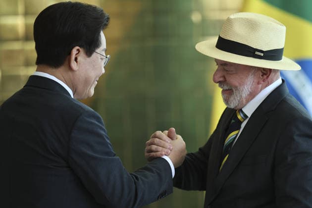 South Korean President Lee Jae Myung visits Brazil BRASILIA, BRAZIL - JUL 27: Brazilian President Luiz Inacio Lula da Silva meets with South Korean President Lee Jae Myung at the Alvorada Palace in Brasilia, Brazil, July 27, 2026. Mateus Bonomi Anadolu Brasilia Brazil. Editorial use only. Please get in touch for any other usage.  Copyright: x2026xAnadoluxMateusxBonomix