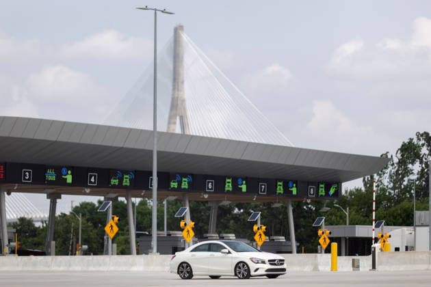 July 27, 2026, Windsor, On, CANADA: Traffic enters Canada after exiting the toll booths at the Gordie Howe International Bridge in Windsor, Ont., on the first day open to vehicles, Monday, July 27, 2026. Windsor CANADA  - ZUMAc35_ 20260727_zaf_c35_064 Copyright: xDaxxMelmerx