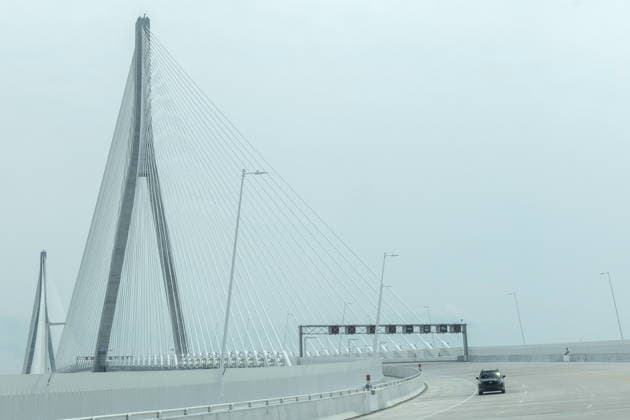 July 27, 2026, Windsor, On, CANADA: A vehicle crosses the Gordie Howe International Bridge in Windsor, Ont., on the first day open to vehicles, Monday, July 27, 2026. Windsor CANADA  - ZUMAc35_ 20260727_zaf_c35_076 Copyright: xDaxxMelmerx