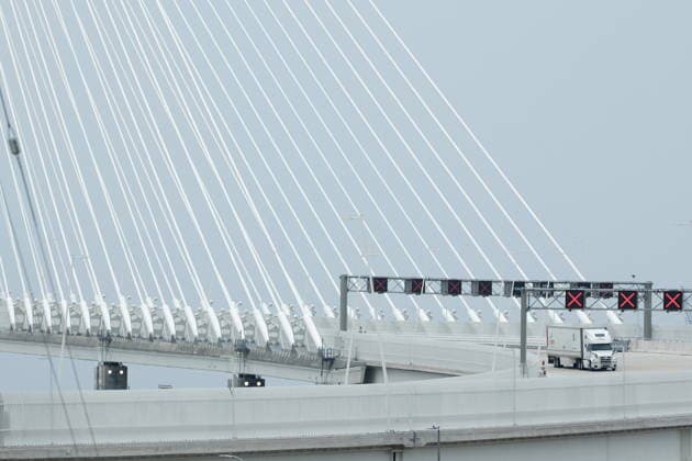 July 27, 2026, Windsor, On, CANADA: A transport truck enters Canada on the Gordie Howe International Bridge in Windsor, Ont., on the first day open to vehicles, Monday, July 27, 2026. Windsor CANADA  - ZUMAc35_ 20260727_zaf_c35_082 Copyright: xDaxxMelmerx