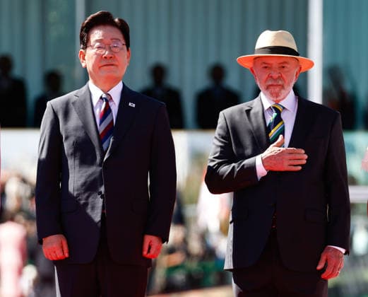South Korean President Lee Jae Myung is welcomed by Brazilian President Luiz Inacio Lula da Silva at the Alvorada Palace South Korea s President Lee Jae Myung (L) is welcomed by Brazil s President Luiz Inacio Lula da Silva at the Alvorada Palace, in Brasilia, Brazil, on July 27, 2026. PHOTO: WILTON JUNIOR ESTADAO CONTEUDO BRASILIA DF BRAZIL  Copyright: xWILTONxJUNIORx