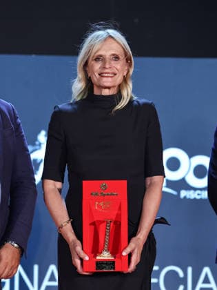 IPA87054178 - Soverato (CZ), 23rd edition of the Magna Graecia Film Festival — Third night. Pictured: Isabella Ferrari receives the Colonna d Oro Award  Copyright: xMarcoxProvvisionatox xMarcoxProvvisionatox 87054178